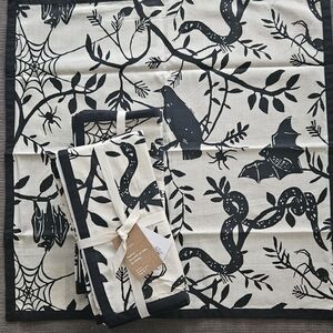 NWT (8) West Elm Black & White Goth Cotton Napkins: Haloween Crow Snake Bats